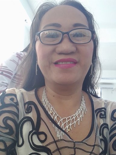 Ailyn, 52