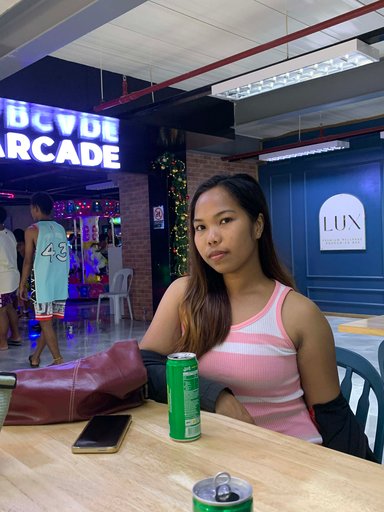Andrea, 22