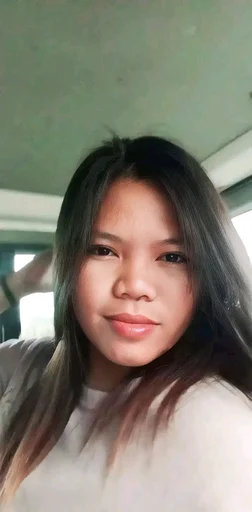 Claire, 24