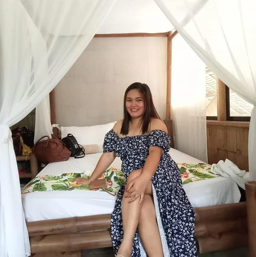 Lea, 28