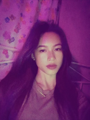 Diana, 23