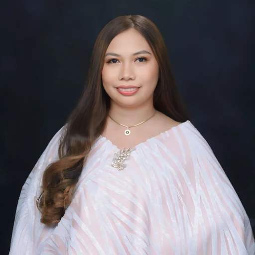 Chelle, 24