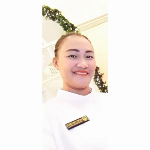 Christine, 34