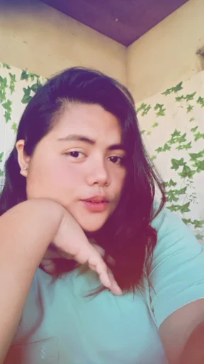 Angela, 25