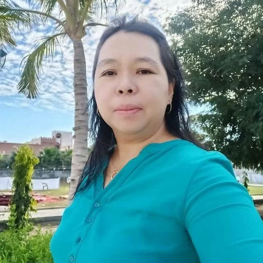 Marife, 42