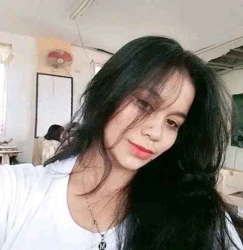 Maebelle, 19
