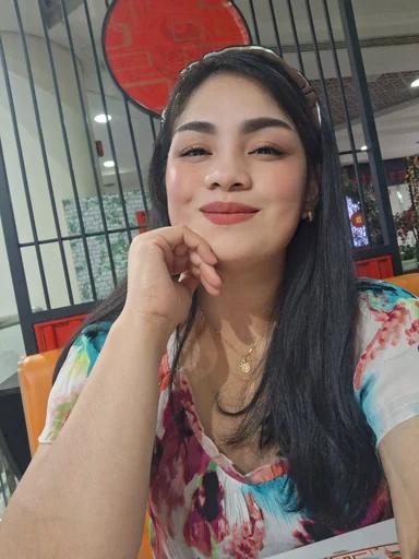 Anna, 38