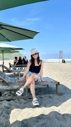 Lyn, 56