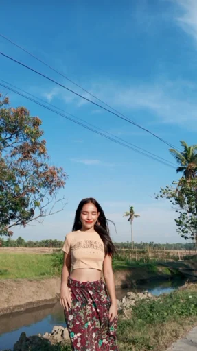 Jenny, 19