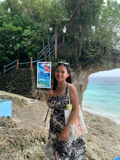 Merly, 28