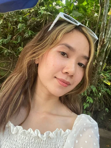 Christine, 25
