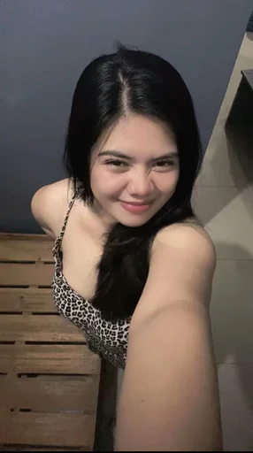 Rowena, 25