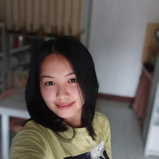Andrea, 23