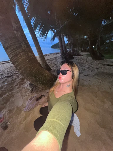 Ashly, 20