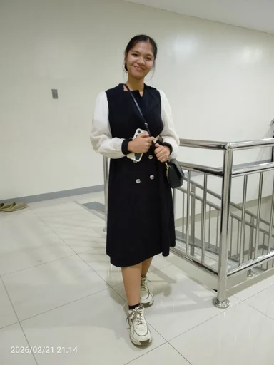 Maymay, 18