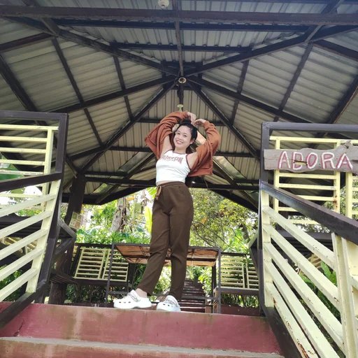 Geralyn, 30