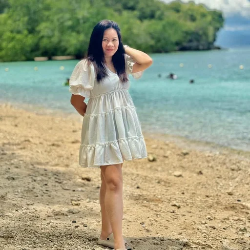 Cherrylyn, 32