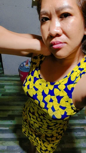 Nina, 40