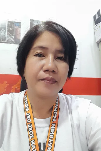 Lyn, 49