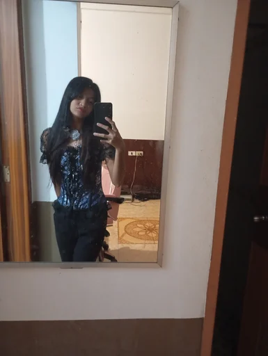 Kyla, 19