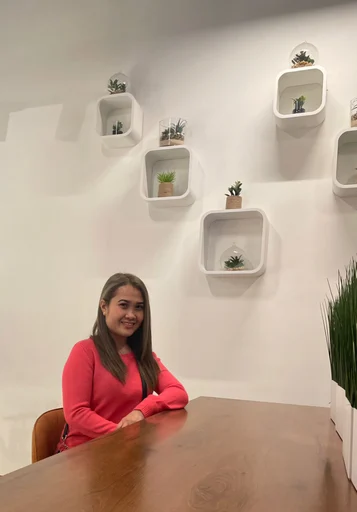 Cindy, 32