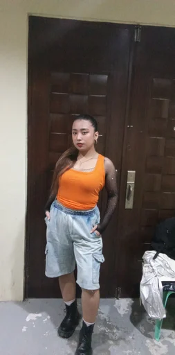 Larvie, 24