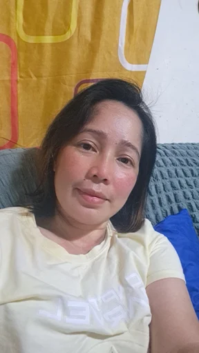 Sabrina, 43