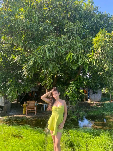 Angelyn, 20