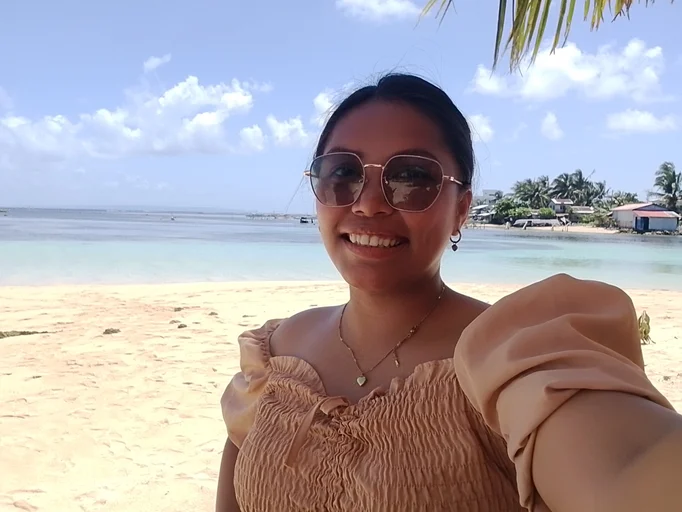 Ivylyn, 23