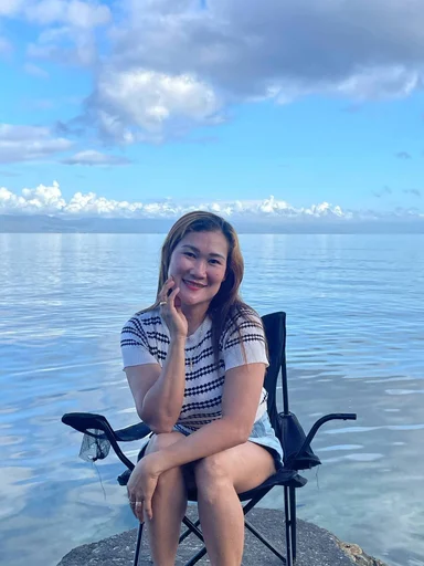 Jocelyn, 43