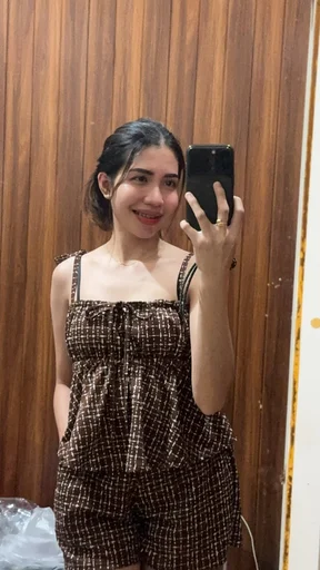 Phine, 33