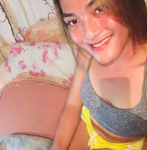 Janine, 23