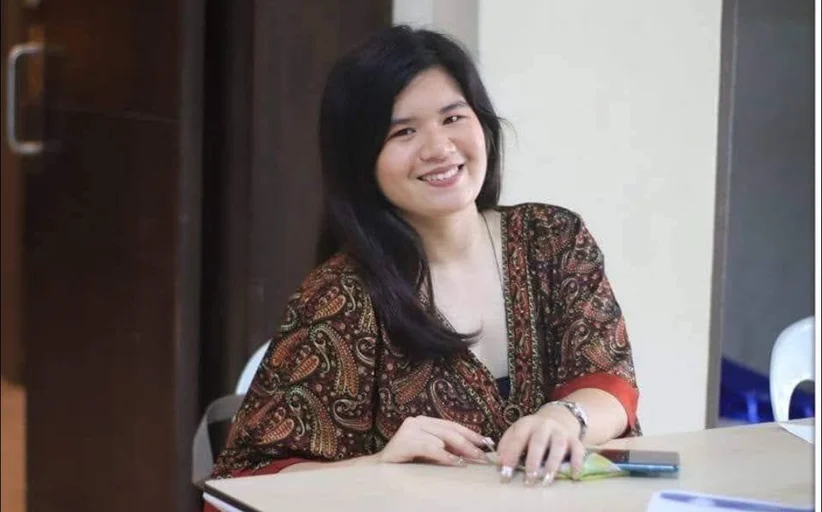 Maria, 24