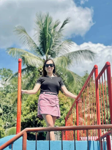 Belle, 33