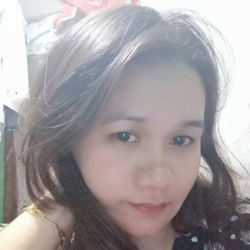 Vanessa, 34