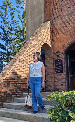 Elizabeth, 48