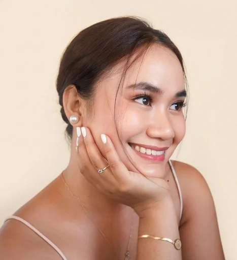 Sheynnis, 28
