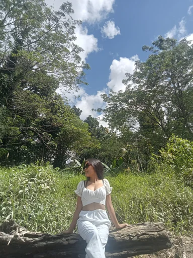 Ronalyn, 23
