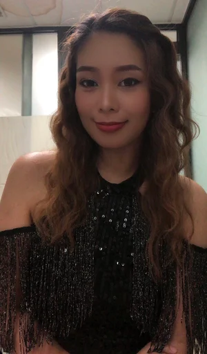 Camille, 33