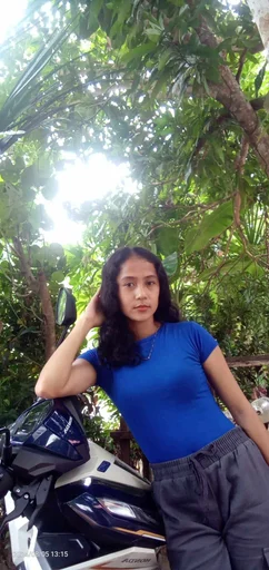 Kimberly, 22