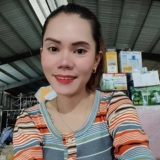 Camille, 32
