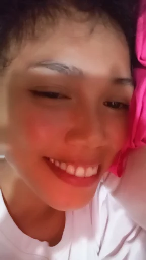 Angelica, 28