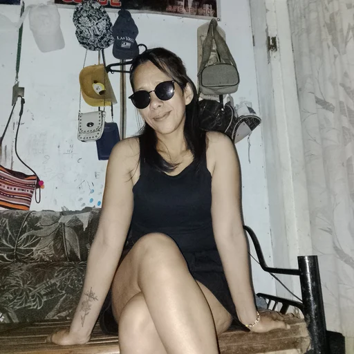 Briana, 37