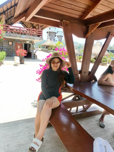Rose, 43