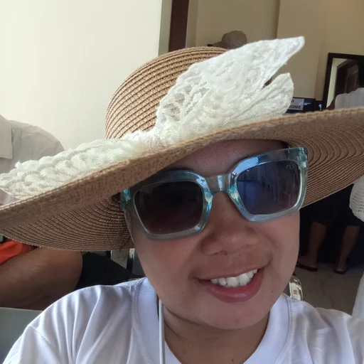 Sharlene, 32