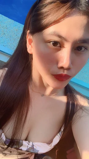 Rachel, 21