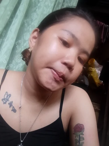 Roshie, 21