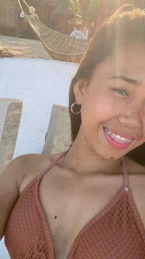 Arlene, 23