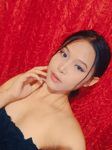 Michaela, 18