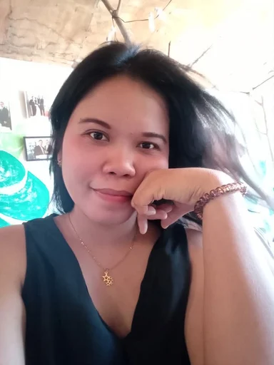 Leah, 31